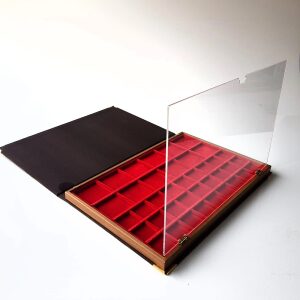 Libro astuccio grande con vassoio in velluto rosso a 39 caselle quadrate miste 1